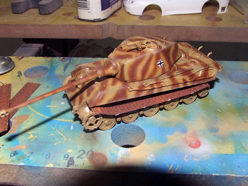 Tiger II Ausf. B Revell pintura camuflaje calcas
